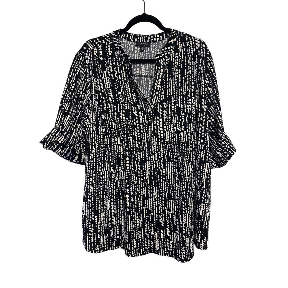 Cocomo Woman Black & White Abstract Print 3X Blouse With 3/4 Sleeves